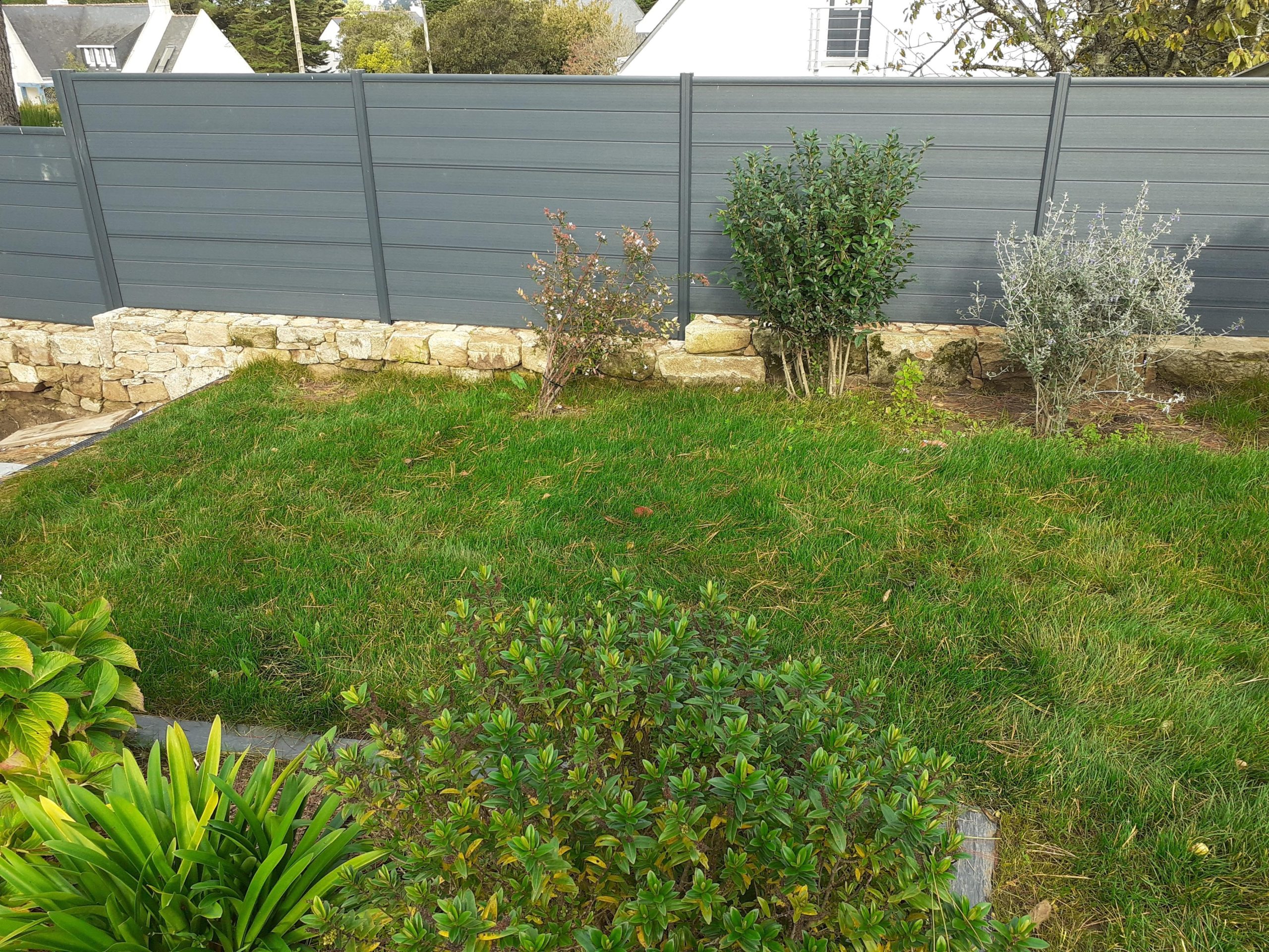 Lire la suite à propos de l’article Entretien de jardin toute l&rsquo;année : le calendrier du paysagiste